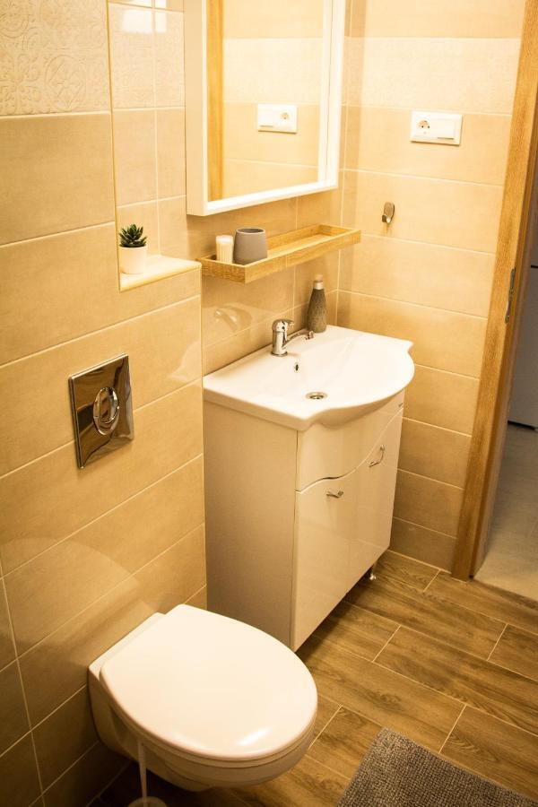 Loli Apartman Miskolc Exterior photo